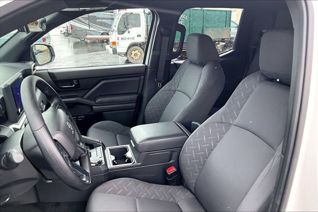 2025 Toyota Tacoma SR5 - Photo 25