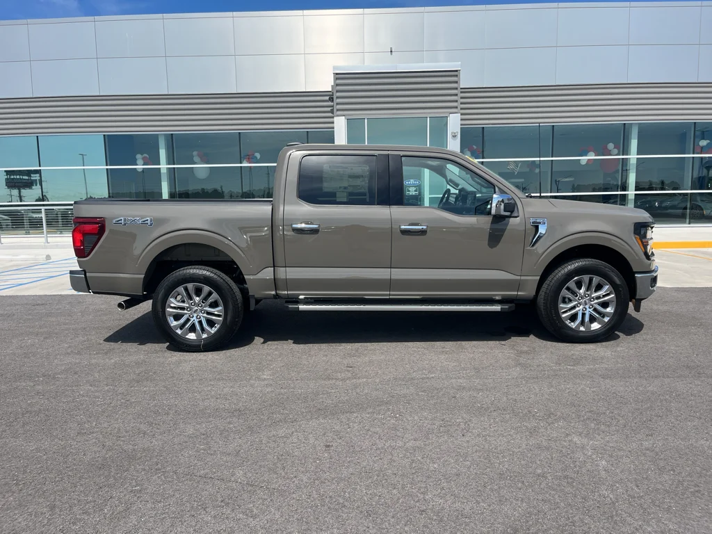 New 2026 Marsh Gray Ford XLT image 4