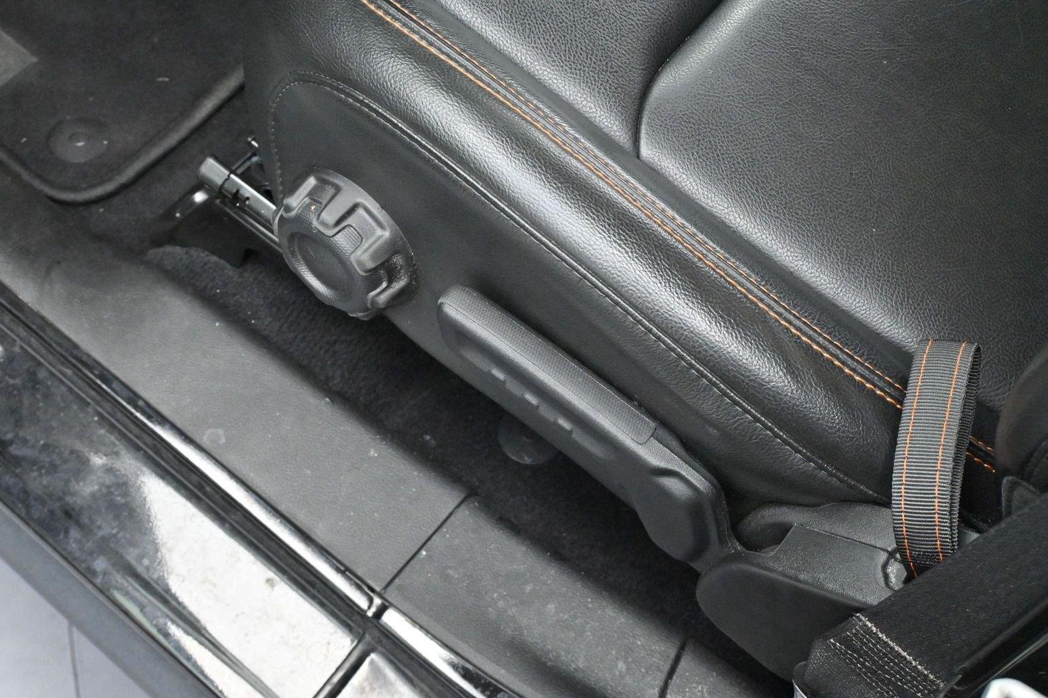 Used 2022 Black Jeep Mojave image 14