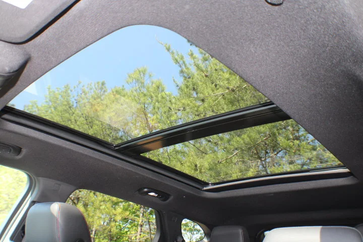 Used 2023 Iridescent Pearl Tricoat Chevrolet RS image 7