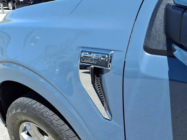 Used 2023  Ford XL image 24