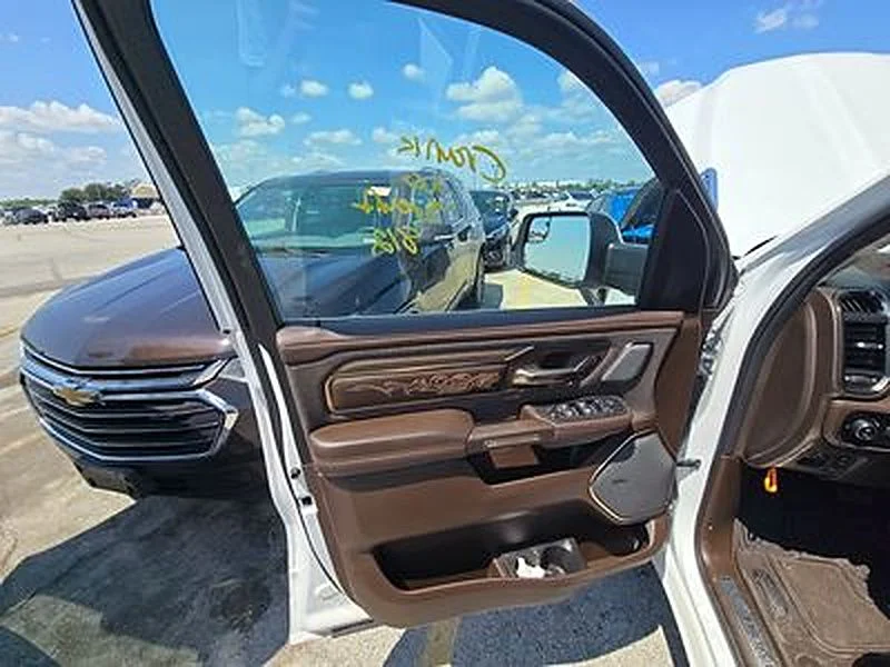 Used 2025 White Ram Limited image 9