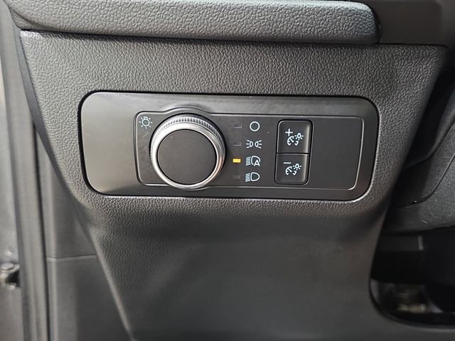 Used 2020 Gray Ford SE image 26