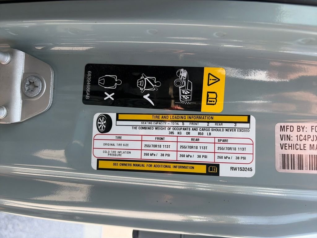 Used 2024 Earl Clearcoat Jeep Sahara image 32