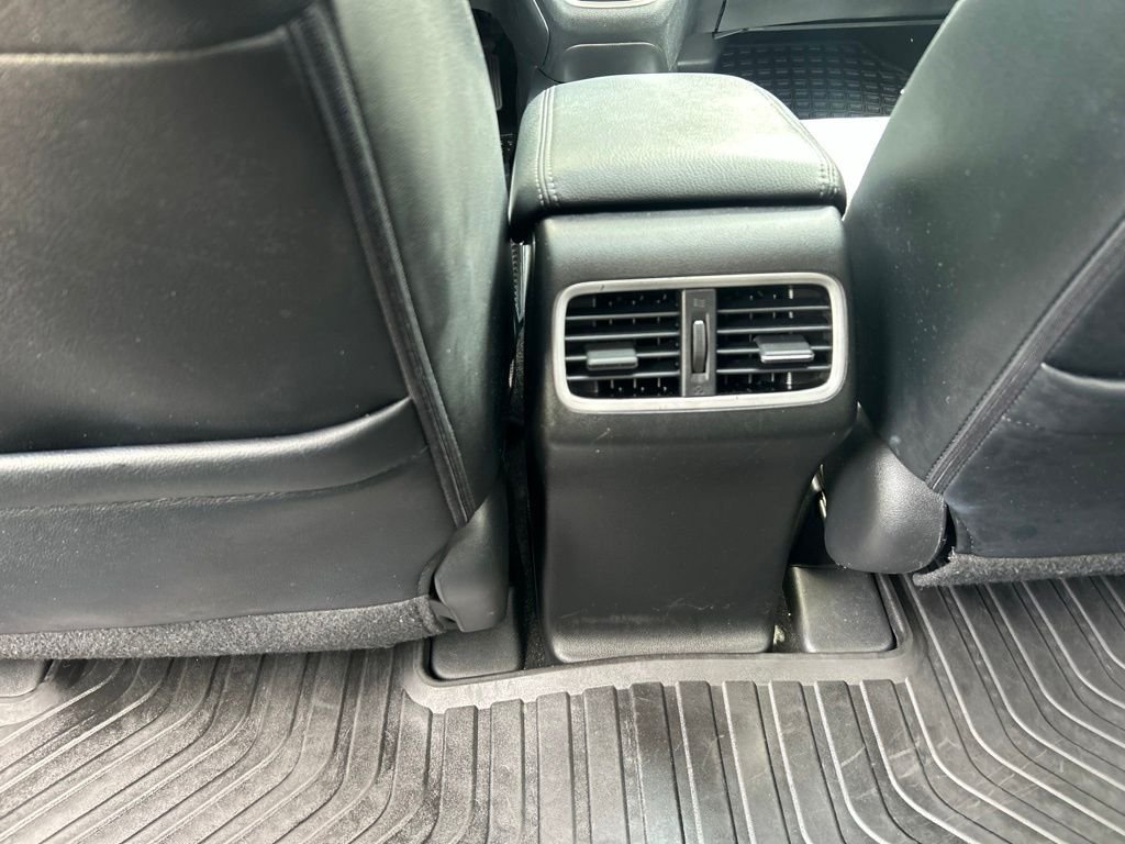 Used 2015 Silver Honda EX-L image 28