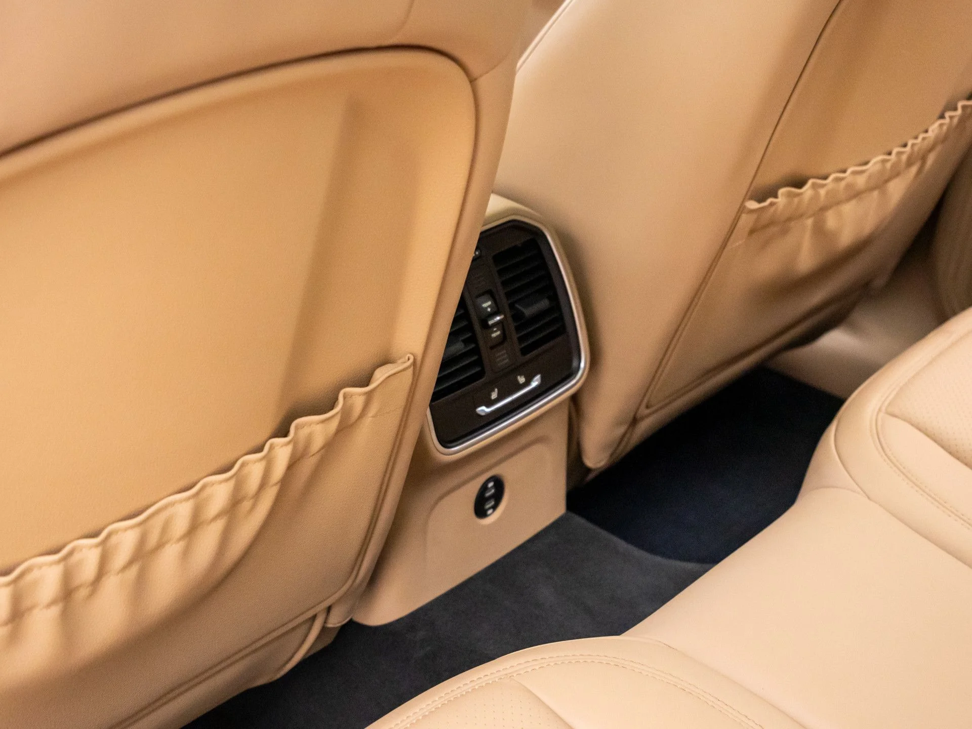 Used 2023  Porsche GTS image 19