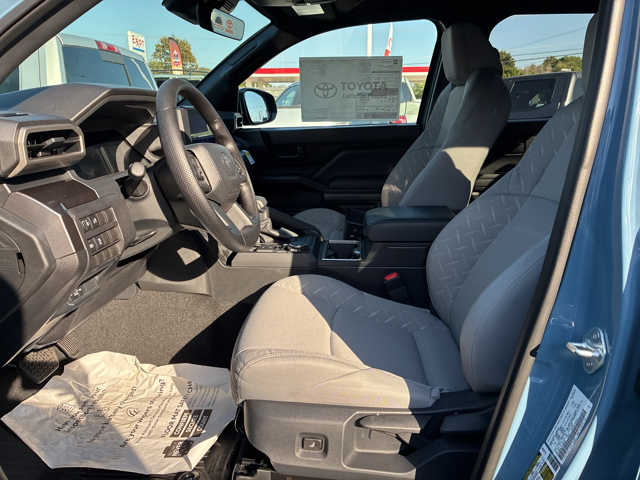 2026 Toyota Tacoma SR5 - Photo 13