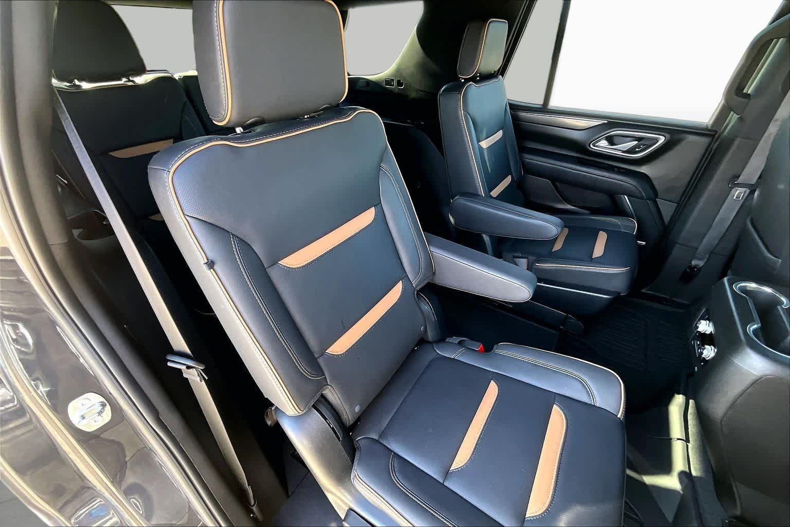 Used 2023 TITANIUM RUSH METALLIC GMC AT4 image 21