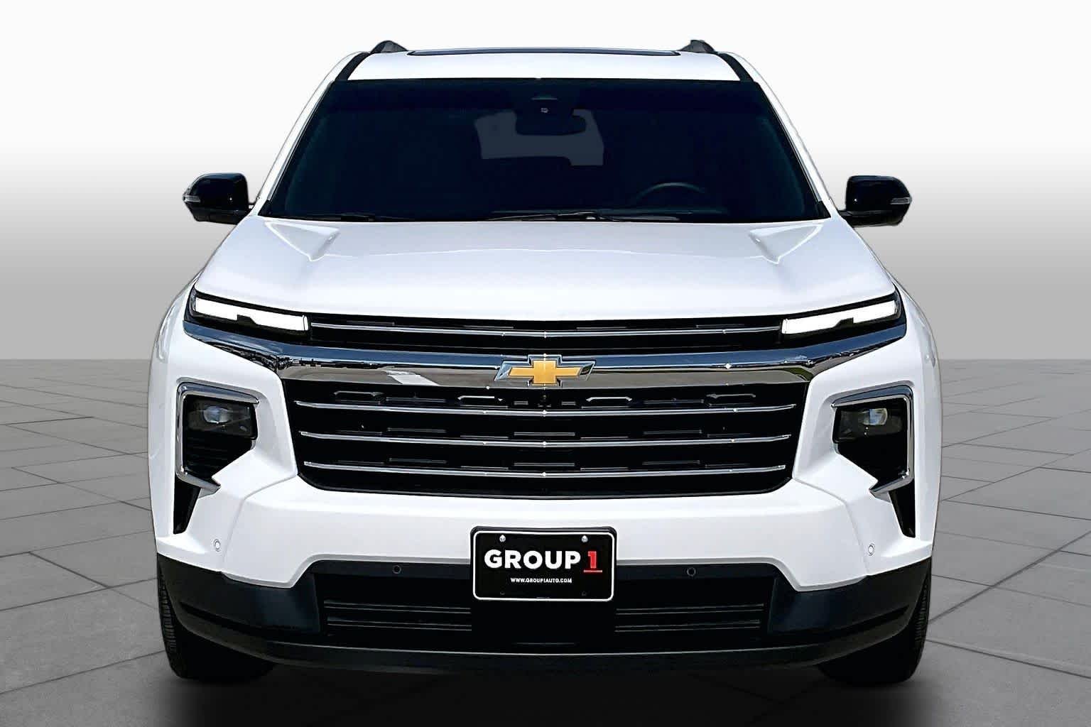 Used 2025 Summit White Chevrolet LT image 4