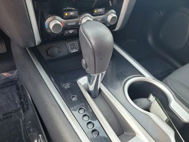 Used 2020 Blue Nissan SV image 33