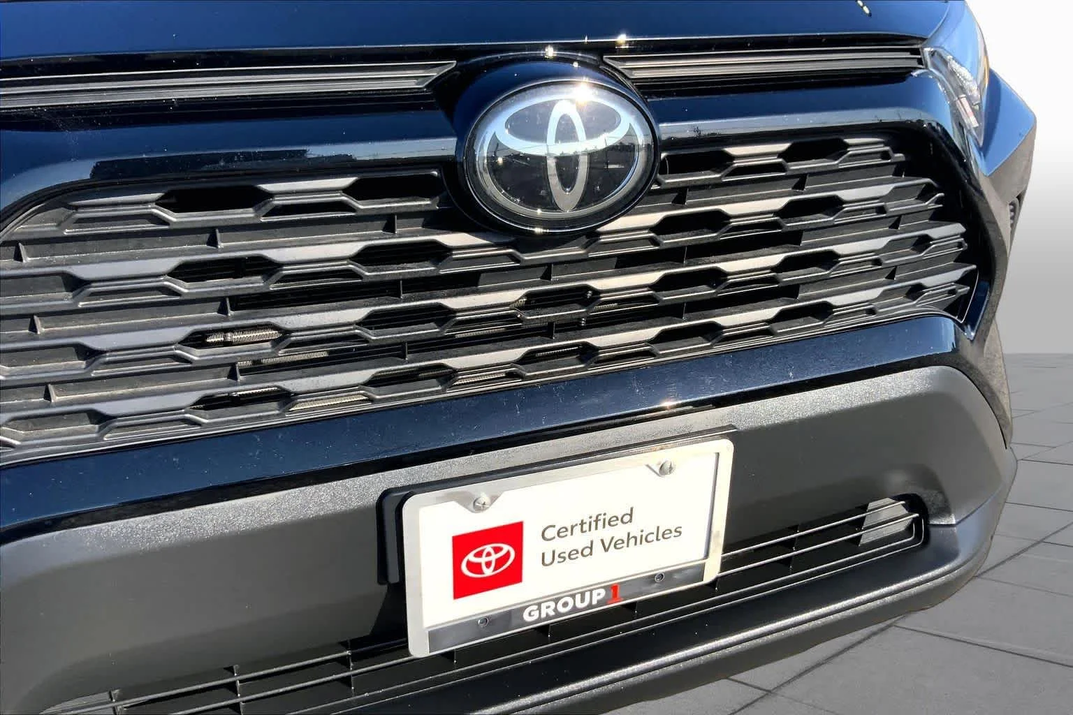 Used 2025 Midnight Black Metallic Toyota XLE image 29