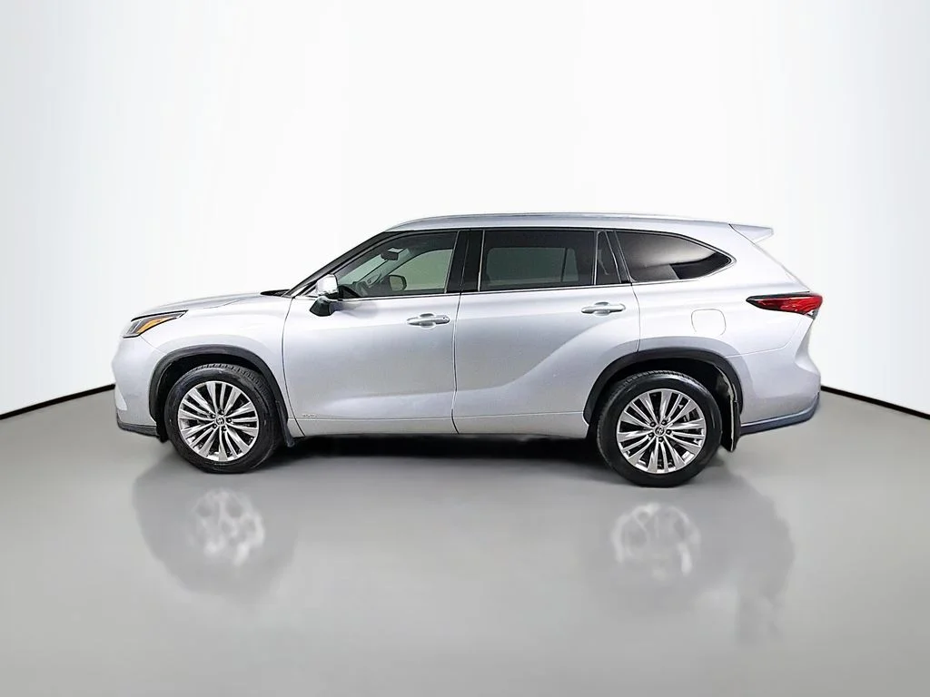 Certified Used 2022 Silver Toyota Platinum image 10