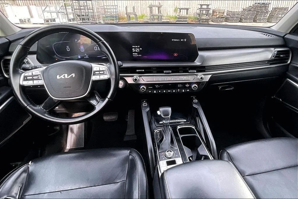 Used 2024 Black Kia S image 15