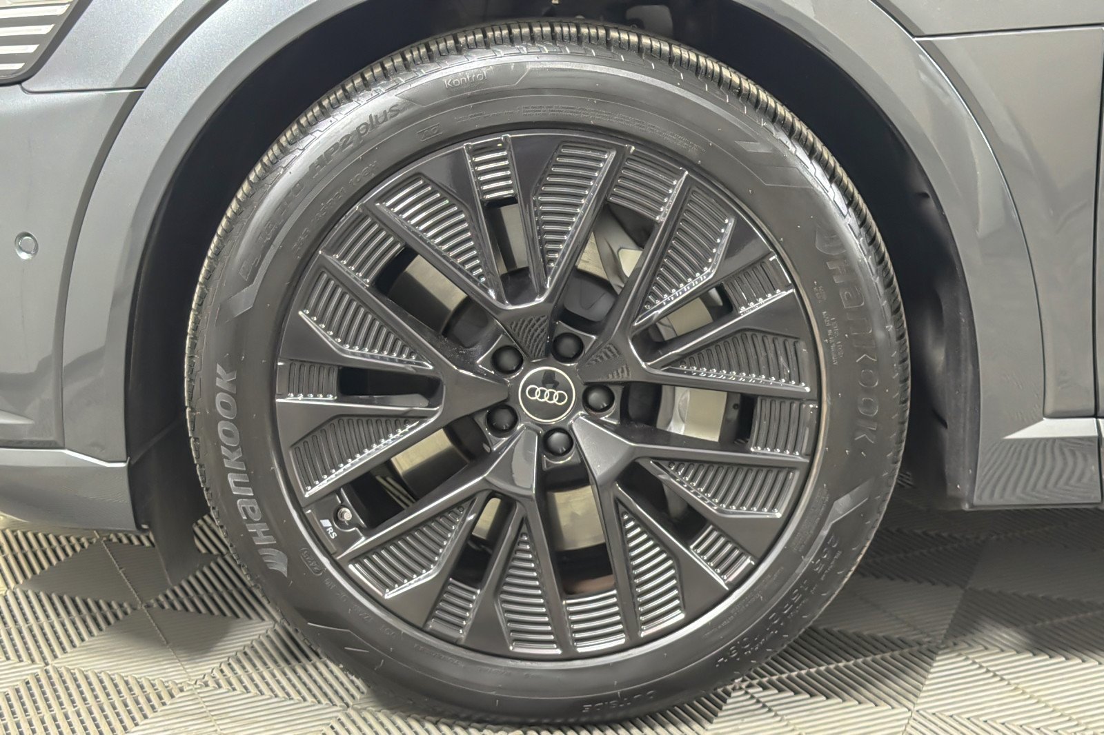 Used 2024 Daytona Gray Pearl Effect Audi Prestige quattro image 25