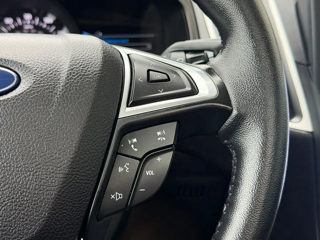 Used 2024 Black Ford SEL image 18