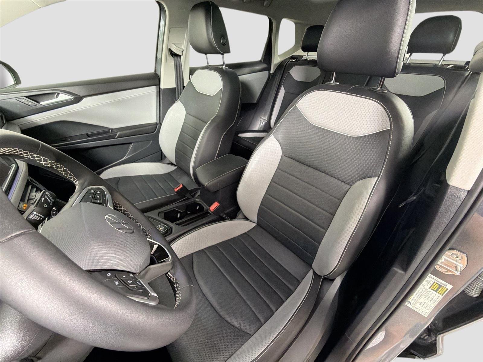 Certified Used 2023 Platinum Gray Metallic Volkswagen SEL image 19