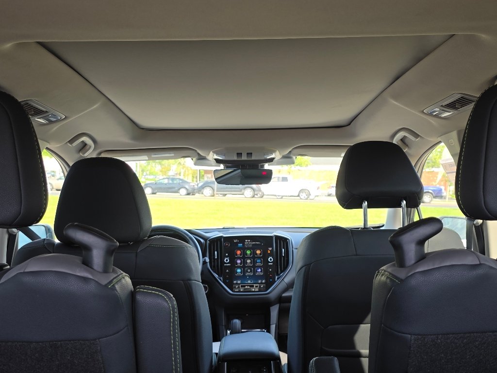 Used 2023 Crystal White Pearl Subaru Onyx Edition image 29