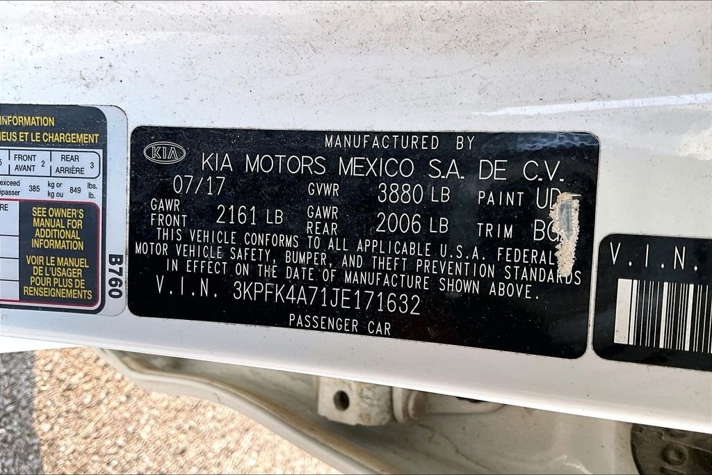 Used 2018 White Kia LX image 4