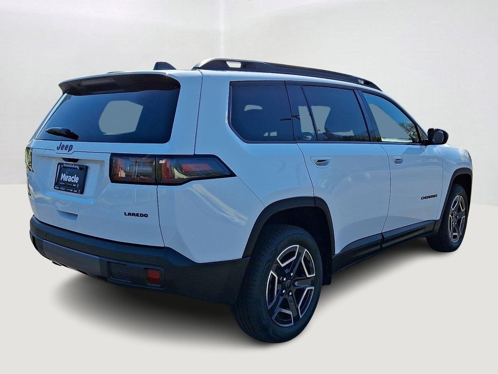 New 2026 Bright White Clearcoat Jeep Laredo image 3