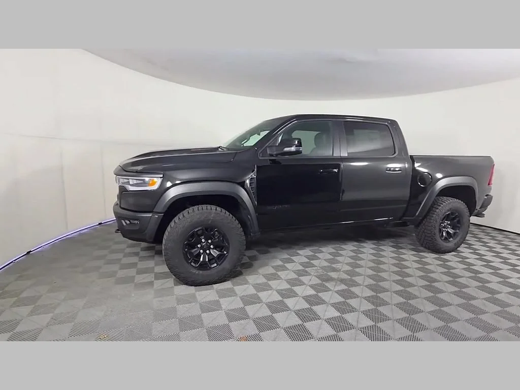 New 2026 Diamond Black Crystal Pearl-Coat Exterior Paint RAM RHO image 36