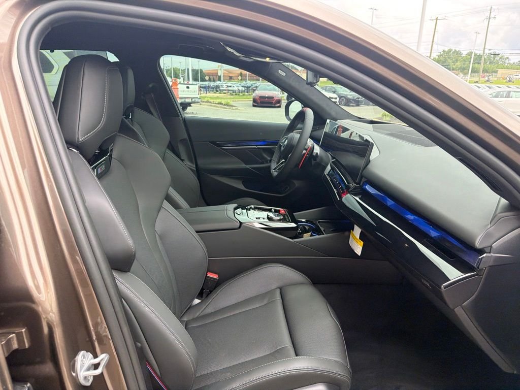Used 2027 Special Order Color BMW Base image 25