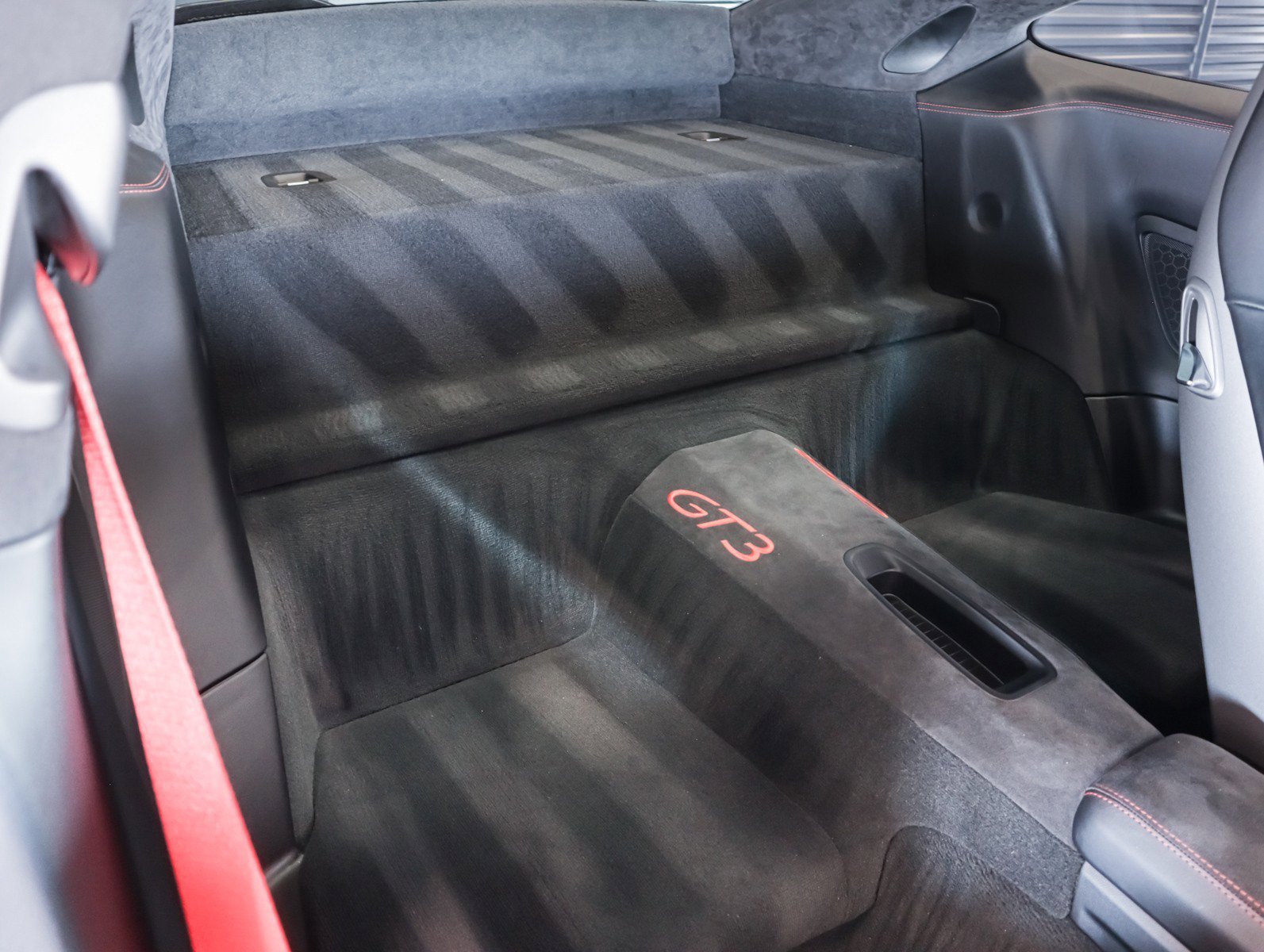Used 2018 Agate Grey Metallic Porsche GT3 Coupe image 6