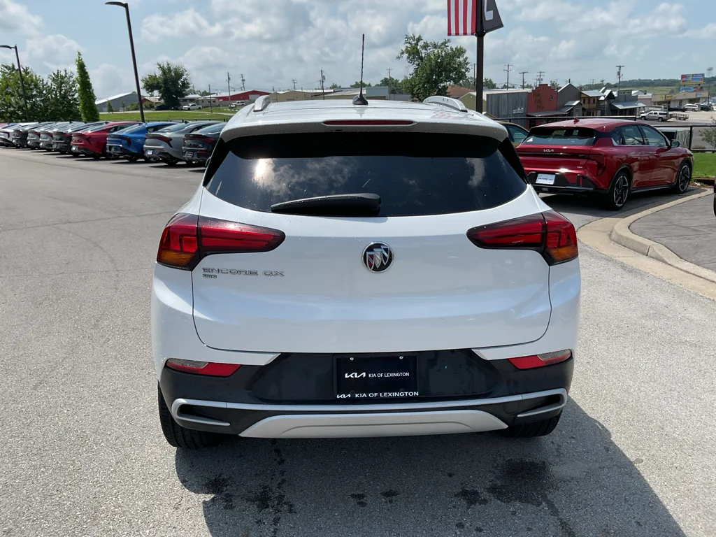 Used 2020 White Frost Tricoat Buick Select image 8