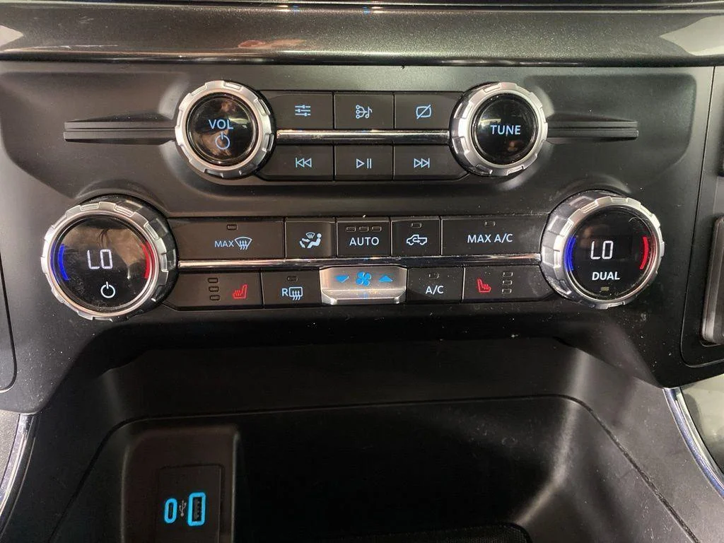 Used 2021 Blue Metallic Ford XLT image 17