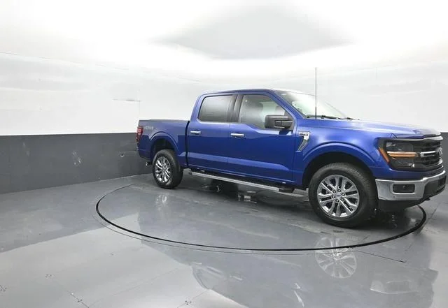 New 2026 Blue Ford XLT image 3