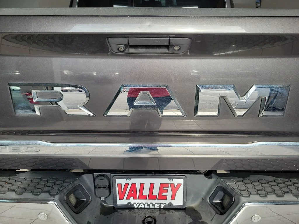 Used 2016 Gray Ram Laramie Longhorn image 17