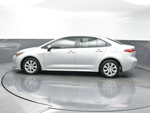 Used 2025 Silver Toyota LE image 4