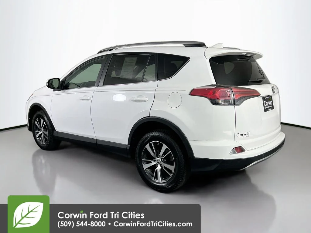 Used 2017 Super White Toyota XLE image 11