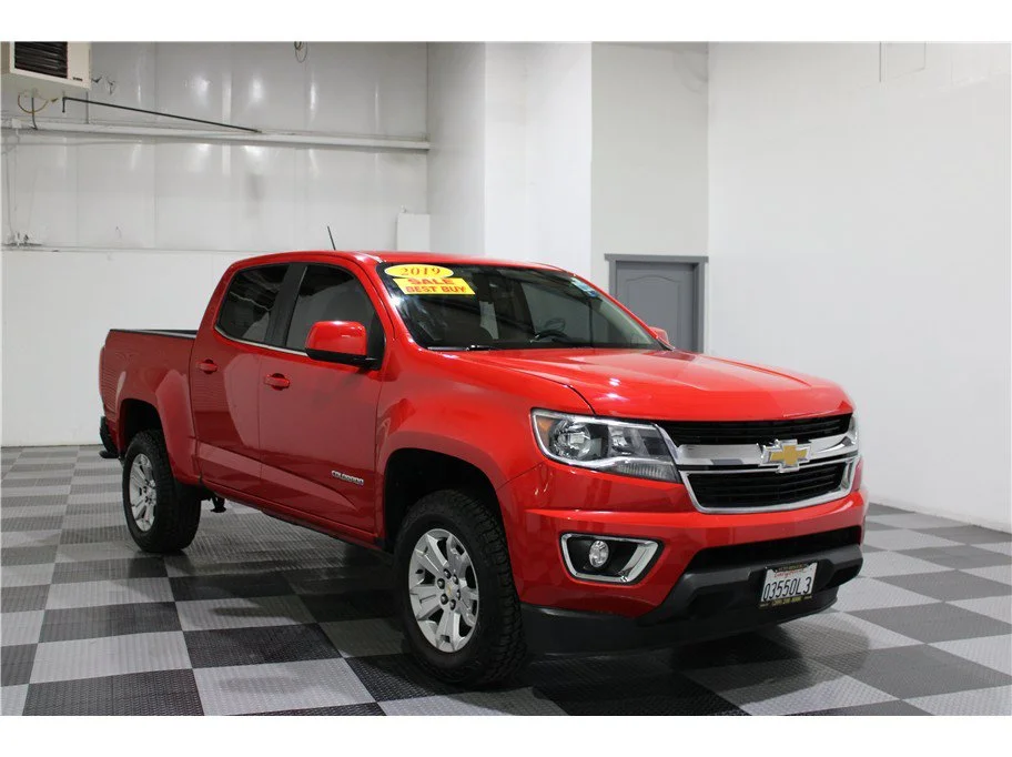 Used 2019 Red Hot Chevrolet 2WD LT image 3