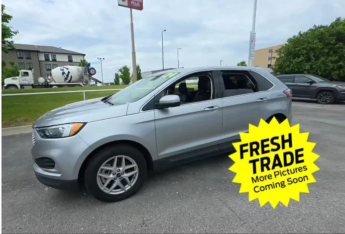 2024 Ford Edge SEL AWD's photo