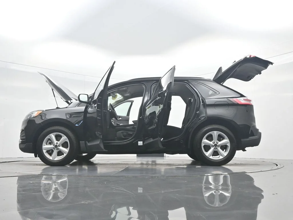 Used 2023 Black Metallic Ford SE image 52