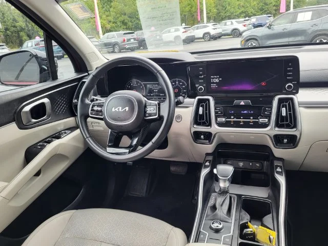 Used 2023 Red Kia S image 15