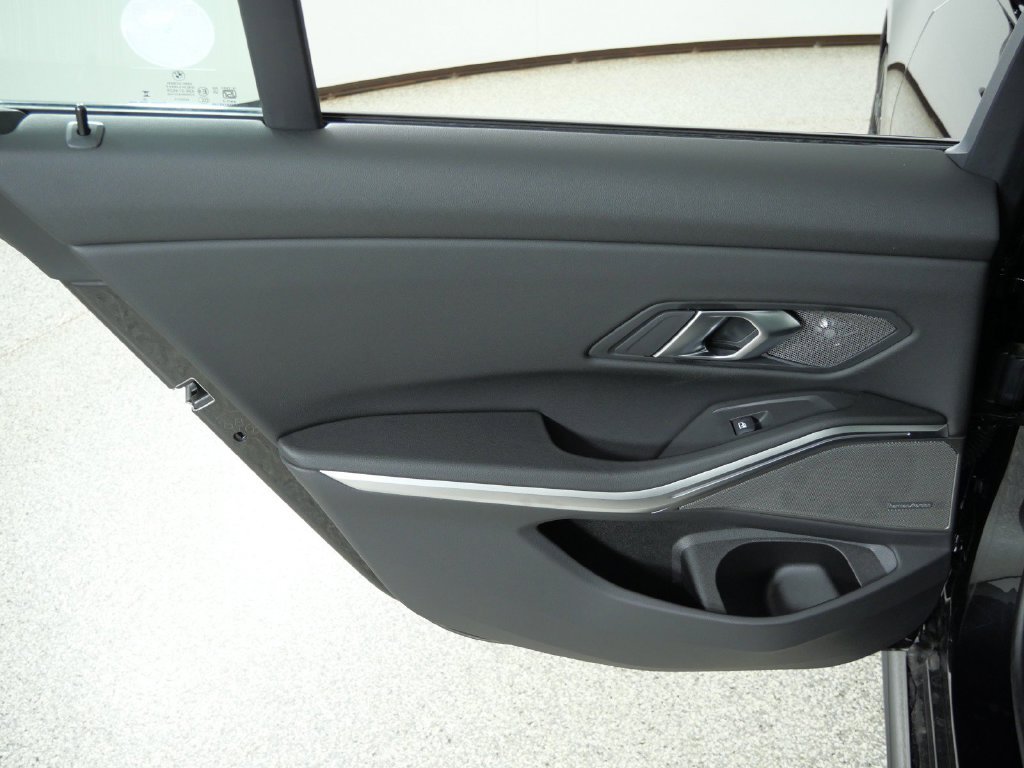 New 2026 Black Sapphire Metallic BMW 330i xDrive image 29