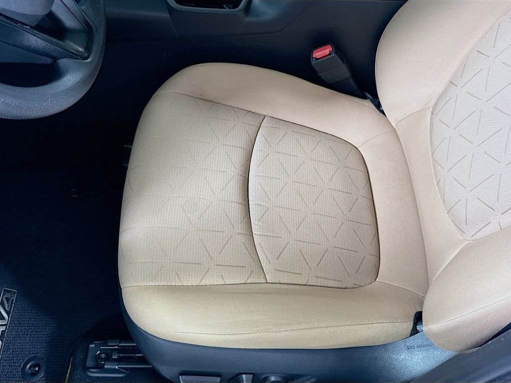 Used 2023 Ice Cap Toyota Hybrid XLE image 19