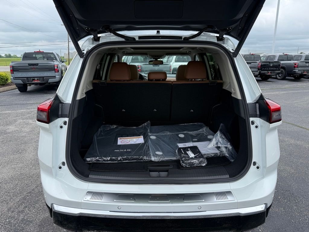 New 2026 Everest White Pearl TriCoat Nissan Platinum image 35