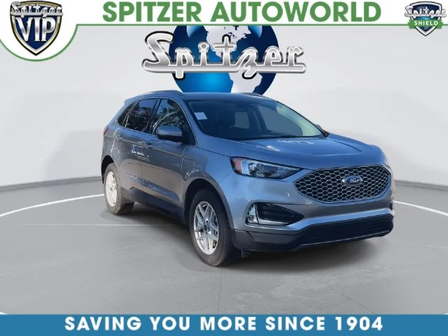 Used 2024 Silver Ford SEL image 3