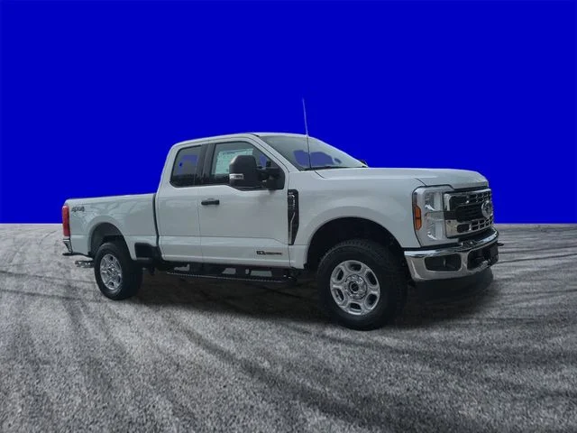 New 2026 Oxford White Ford F-250® XLT image 2