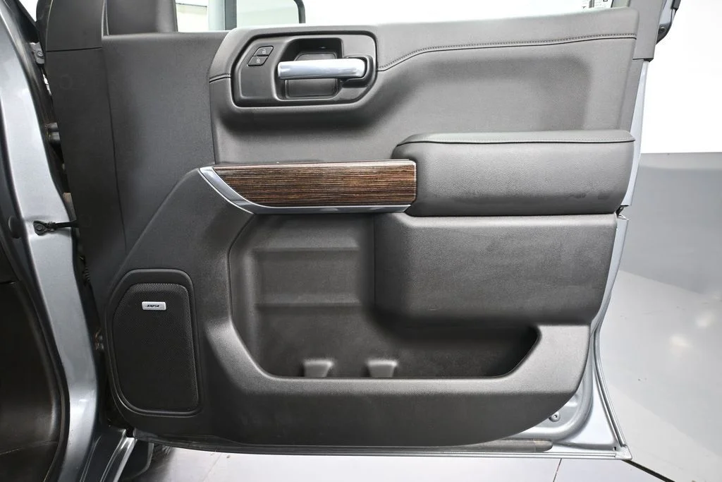 Used 2021 Silver GMC Elevation image 49
