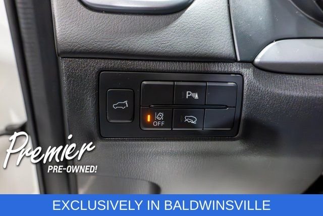 Used 2022 Snowflake White Pearl Mazda Touring Plus image 21
