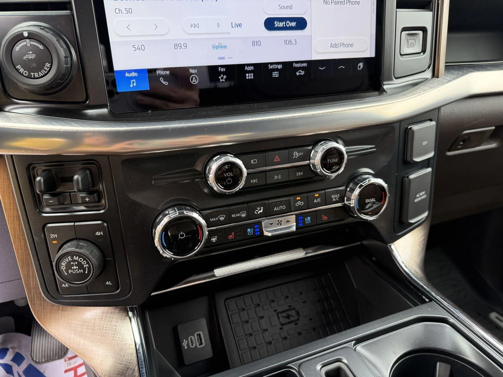 New 2026 Carbonized Gray Metallic Ford King Ranch® image 23