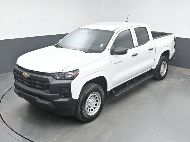 Used 2025 White Chevrolet Work Truck image 32
