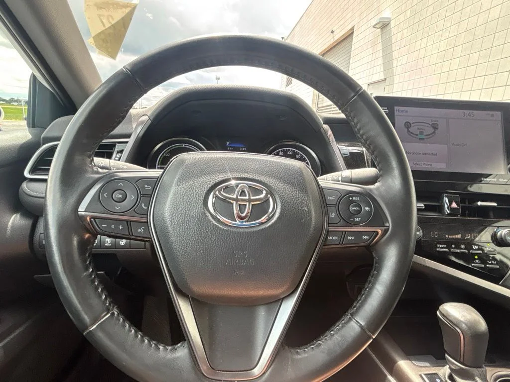 Used 2023 White Toyota SE image 22