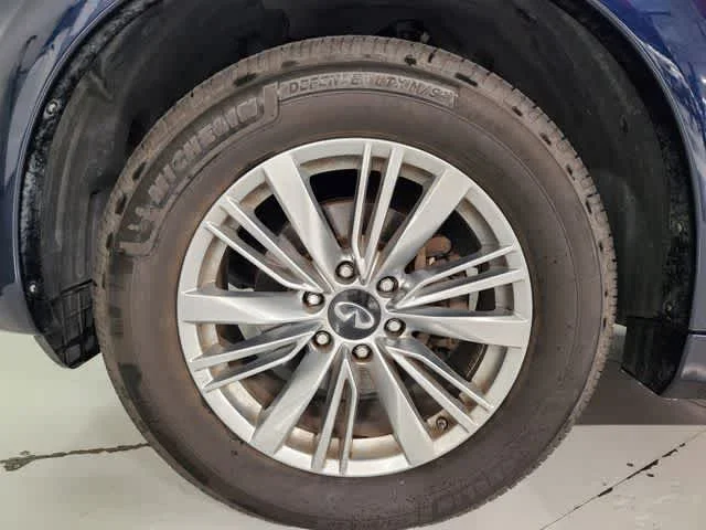 Used 2020 Hermosa Blue INFINITI LUXE image 8