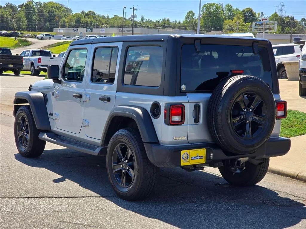 Used 2023 Silver Jeep Sport image 22