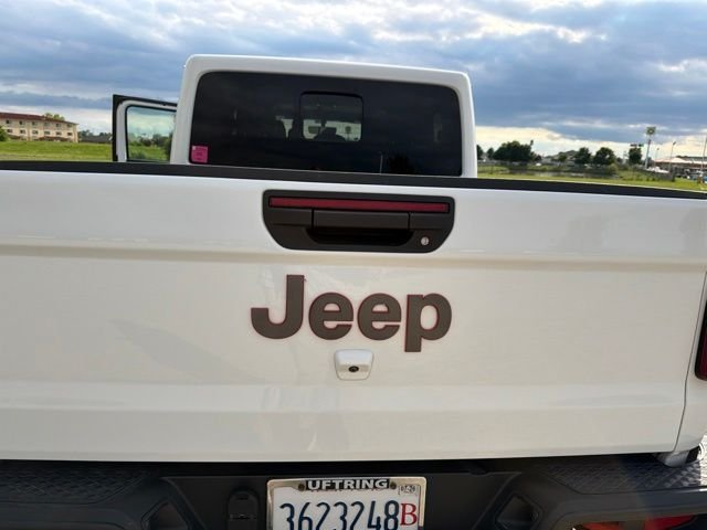 Used 2021 White Jeep Mojave image 10
