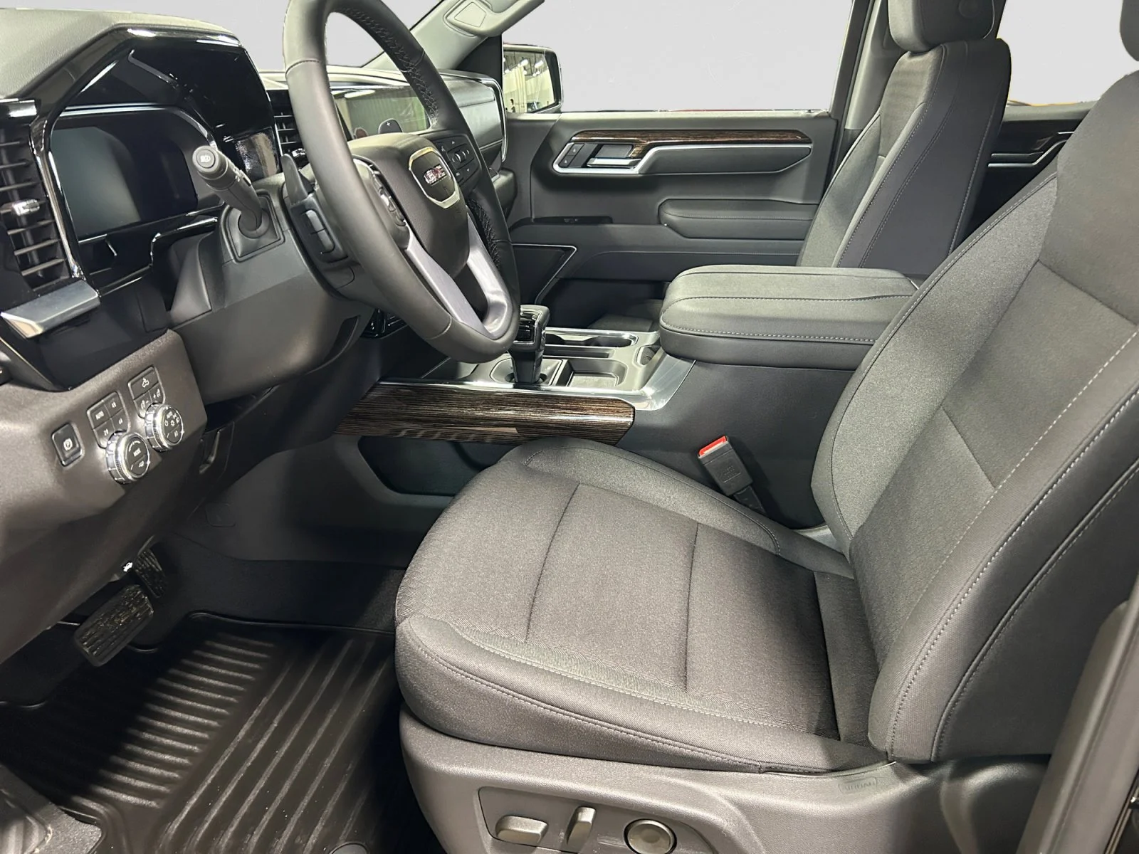 New 2026 Onyx Black GMC Elevation image 13